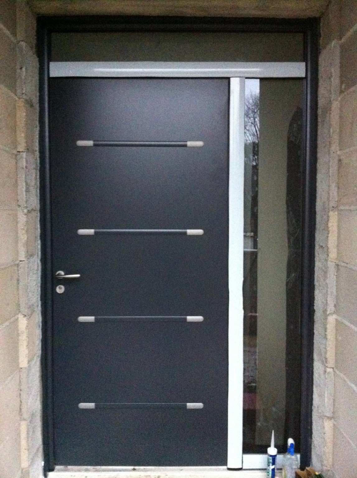 Porte d’entrée aluminium contemporaine
