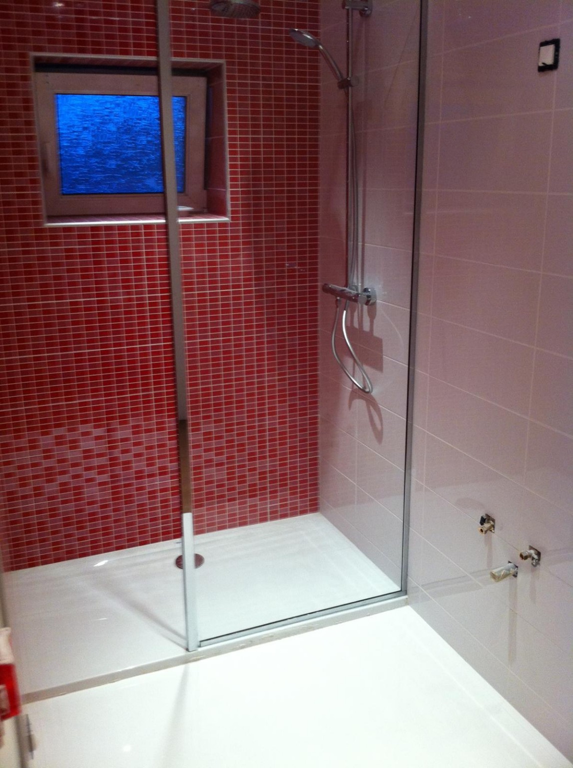 Paroi de douche vitrée fabriquée sur mesure